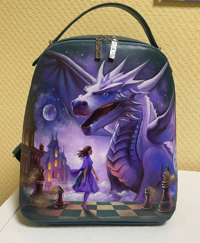 Купить женский рюкзак на заказ с индивидуальным рисунком Алиса и Дракон.jpg Купить женский рюкзак на заказ с индивидуальным рисунком Алиса и Дракон.jpg