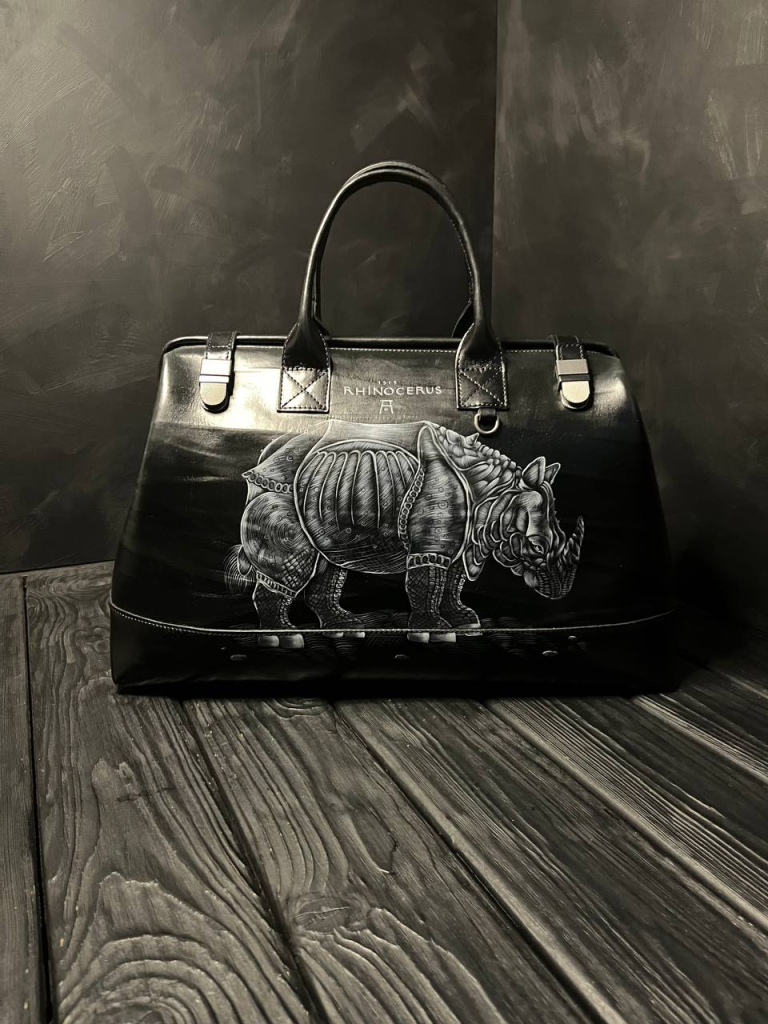 Дорожно-спортивная сумка мужская с росписью ручной работы