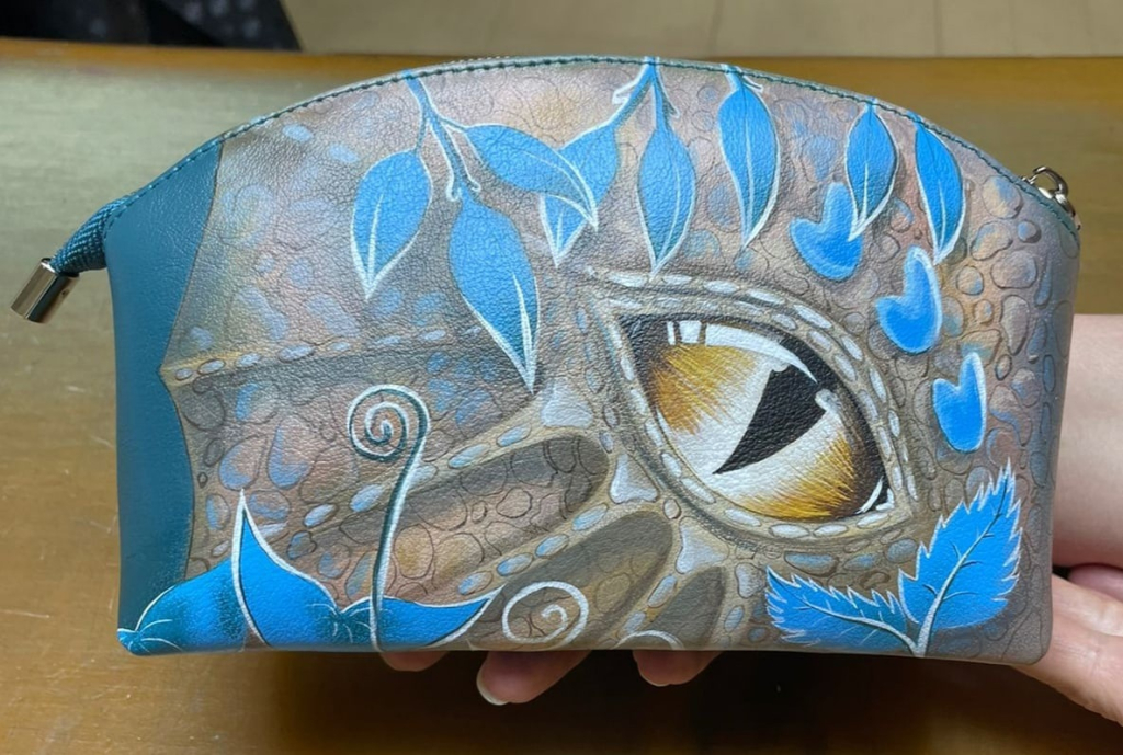 Купить Женская кожаная косметичка индивидуальный пошив с рисунком на закза Дракон.jpg Купить Женская кожаная косметичка индивидуальный пошив с рисунком на закза Дракон.jpg