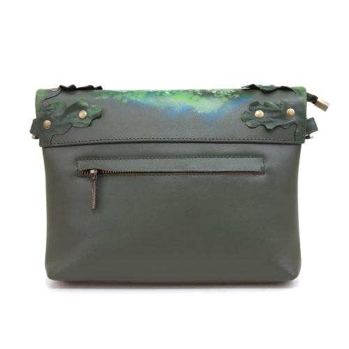 Женский кожаный клатч с портретной росписью и аппликацией "Енот и Хаски" на заказ - женская кожаная сумка ручной работы с авторским рисунком фото 4