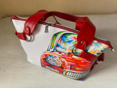 Большой кожаный шоппер "Старое авто" - кожаная и замшевая женская сумка шоппер ручной работы с рисунком и вышивкой на заказ фото 2