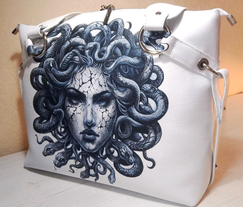 Женская сумка шоппер с рисунком ручной работы "Горгона" - изготовление кожаной женской сумки ручной работы с рисунком | Сумки с принтом на заказ - Sumnizza фото 4