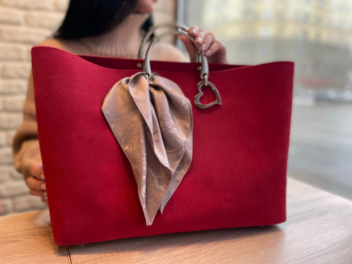 Большой шоппер "Вышивка Маска" - кожаная и замшевая женская сумка шоппер ручной работы с рисунком и вышивкой на заказ фото 4