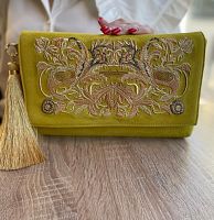 Вечерний замшевый клатч с цветочной вышивкой  "Букет" | Маленькая сумочка женская - купить в Москве и СПб
