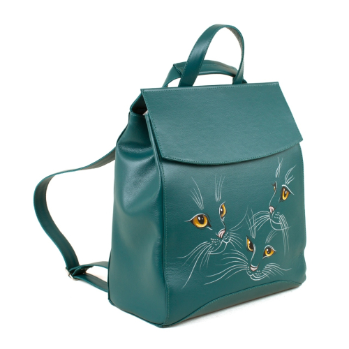 Сумка-рюкзак из натуральной кожи с клапаном и контурным рисунком ручной работы Кошечки ручной работы с рисунком и вышивкой на заказ
 фото 3