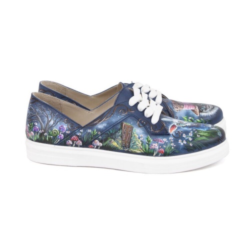 Голубые кеды "По следам Алисы" - кожаные женские кеды и слипоны ручной работы с рисунком на заказ | Sumnizza фото 3