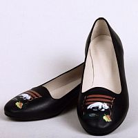 Женские балетки из кожи "Спящий котик" — женские кожаные балетки ручной работы с рисунком и вышивкой