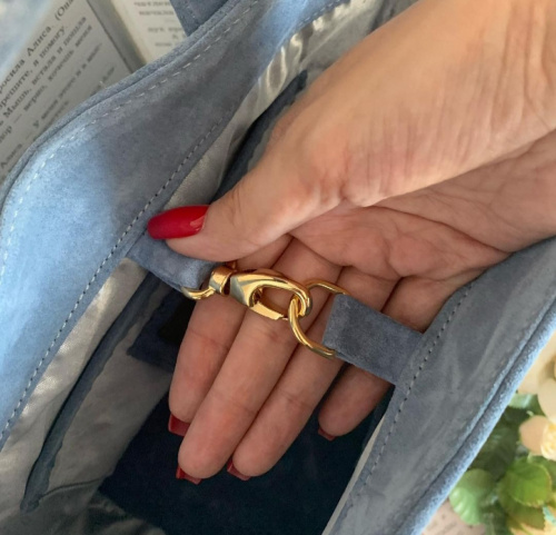 Замшевый шоппер на плечо с машинной вышивкой «Белый кролик» — сумка на заказ - кожаная и замшевая женская сумка шоппер ручной работы с рисунком и вышивкой на заказ фото 3