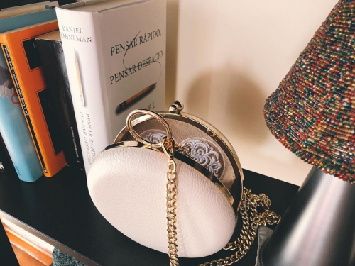 Женский вечерний клатч с вышивкой "Сердце" - круглая кожаная женская сумка ручной работы с рисунком |  Sumnizza фото 2