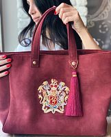 Модный замшевый шоппер с вышивкой на заказ «Герб с инициалами» - ручной работы на заказ