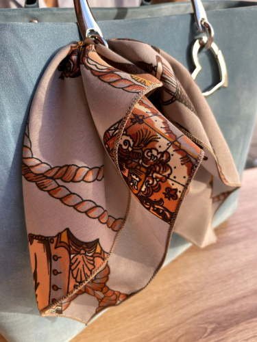 Женская замшевая сумка шоппер на заказ - ручная работа - кожаная и замшевая женская сумка шоппер ручной работы с рисунком и вышивкой на заказ фото 5