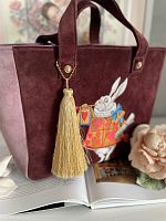 Замшевый шоппер с 3-D вышивкой "Белый Кролик" - ручной работы на заказ