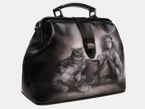 Женский кожаный саквояж "Маргарита и Кот Бегемот" — женская кожаная сумка саквояж ручной работы с рисунком и вышивкой на заказ фото 6