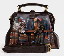 Сумка-саквояж с росписью "Котик с книжками" ручной работы с рисунком и вышивкой на заказ
