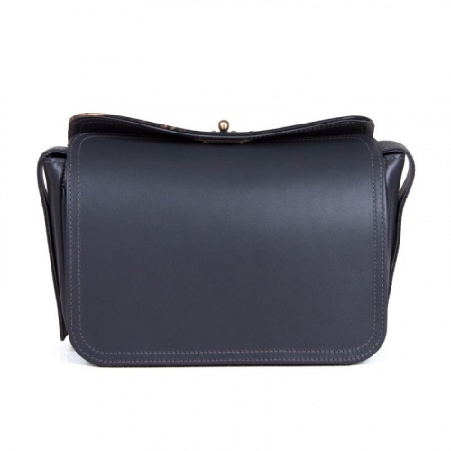 Женская кожаная сумка через плечо с рисунком ручной работы "Мастер и Маргарита" — кросс боди с принтом на заказ фото 3