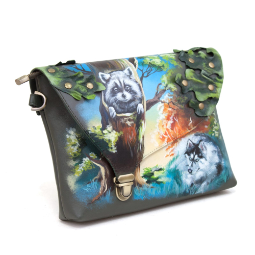 Женский кожаный клатч с портретной росписью и аппликацией "Енот и Хаски" на заказ - женская кожаная сумка ручной работы с авторским рисунком фото 5