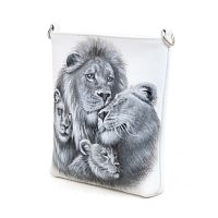Сумочка женская кросс боди с рисунком ручной работы "Семейство львов" — кросс боди с росписью и вышивкой на заказ