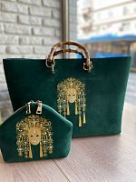 Большой замшевый шоппер ручной работы с вышивкой «Маска» на заказ - ручной работы на заказ