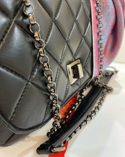 Женская стеганая сумка на цепочке через плечо с внутренней вышивкой Царевна на заказ | Sumnizza фото 4