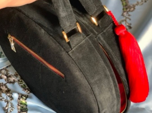 Женская полукруглая сумка из натуральной замши с вышивкой «Лошадка» на заказ на заказ | Sumnizza фото 5