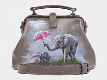 Женская кожаная сумка на плечо "Семья" ручной работы с рисунком и вышивкой на заказ
