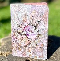 Кожаная обложка для паспорта ручной работы с фото принтом «Пыльная роза» — женский кожаный кошелек-портмоне ручной работы с рисунком на заказ