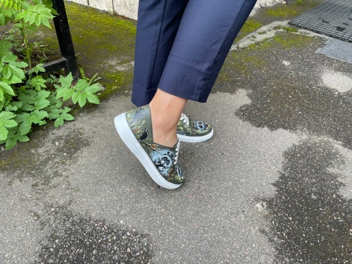 Модные женские кеды "Енотик" - кожаные женские кеды и слипоны ручной работы с рисунком на заказ | Sumnizza фото 2