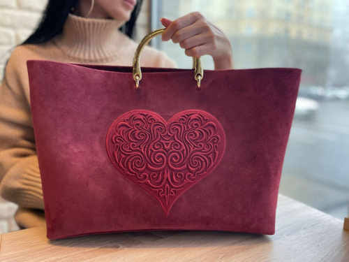 Большая сумка шоппер с вышивкой "Сердце" - кожаная и замшевая женская сумка шоппер ручной работы с рисунком и вышивкой на заказ