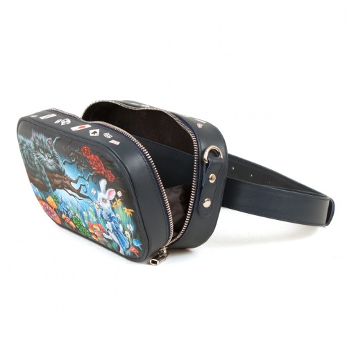 Женская кожаная сумка на плечо и пояс с рисунком "Чешир на отдыхе" — кросс боди с принтом на заказ фото 2