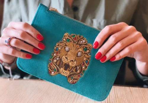 Современный замшевый кошелек на молнии с шелковой вышивкой на заказ "Лев" - кожаный женский кошелек-портмоне ручной работы с рисунком на заказ |  Sumnizza