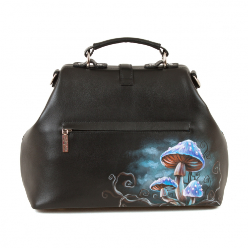 Сумочка саквояж с рисунком ручной работы "Кролик и гусеница" — женская кожаная сумка саквояж ручной работы с рисунком и вышивкой на заказ фото 2