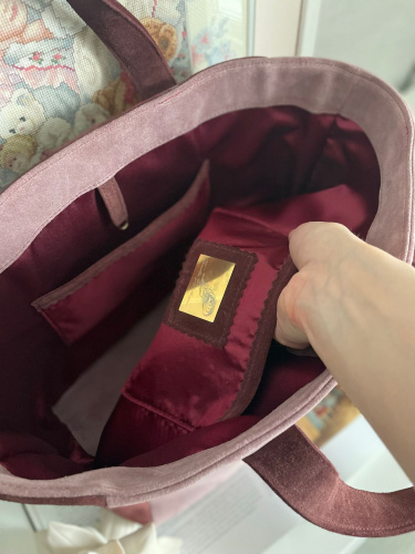 Замшевый шоппер с 3-D вышивкой "Белый Кролик" - кожаная и замшевая женская сумка шоппер ручной работы с рисунком и вышивкой на заказ фото 3