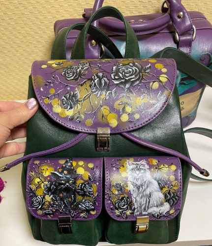 Маленький кожаный рюкзак с рисунком «Два кота» ручной работы - изготовление кожаной женской сумки ручной работы с рисунком | Сумки с принтом на заказ - Sumnizza