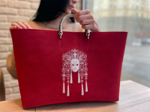 Большой шоппер "Вышивка Маска" - кожаная и замшевая женская сумка шоппер ручной работы с рисунком и вышивкой на заказ