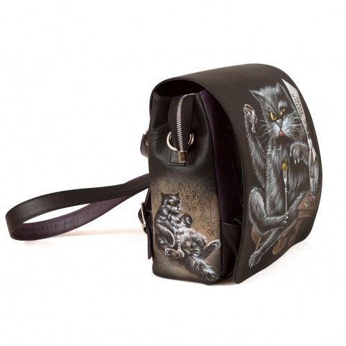 Кожаная сумка-рюкзак с рисунком "Кот Бегемот" ручной работы с рисунком и вышивкой на заказ
 фото 3