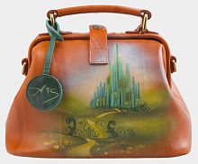 Маленькая сумка-саквояж с рисунком "Изумрудный город" ручной работы с рисунком и вышивкой на заказ
