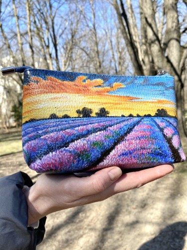 Кожаная косметичка с росписью ручной работы «Лаванда» - изготовление кожаной женской сумки ручной работы с рисунком | Сумки с принтом на заказ - Sumnizza фото 6