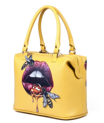 Женский кожаный саквояж с росписью "Сладкие губы" — женская кожаная сумка саквояж ручной работы с рисунком и вышивкой на заказ