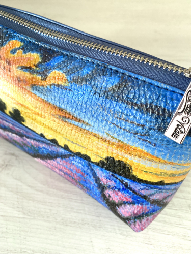 Кожаная косметичка с росписью ручной работы «Лаванда» - изготовление кожаной женской сумки ручной работы с рисунком | Сумки с принтом на заказ - Sumnizza фото 8