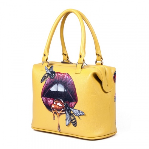 Женский кожаный саквояж с росписью "Сладкие губы" — женская кожаная сумка саквояж ручной работы с рисунком и вышивкой на заказ фото 2