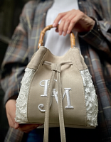 Комбинированная сумка из натуральной замши и кружева с бамбуковой ручкой и вышивкой инициалов | Купить в Москве и Санкт-Петербурге