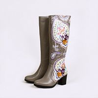 Модные сапоги "Русские узоры" - широкие женские кожаные и замшевые сапоги ручной работы с принтом, рисунком на заказ