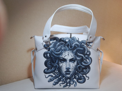 Женская сумка шоппер с рисунком ручной работы "Горгона" - изготовление кожаной женской сумки ручной работы с рисунком | Сумки с принтом на заказ - Sumnizza фото 2