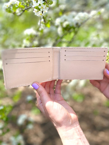 Светлый кошелек из натуральной кожи "Клевер и рыбки" - кожаный женский кошелек-портмоне ручной работы с рисунком на заказ |  Sumnizza фото 3