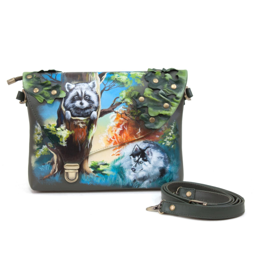 Женский кожаный клатч с портретной росписью и аппликацией "Енот и Хаски" на заказ - женская кожаная сумка ручной работы с авторским рисунком фото 2