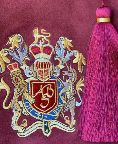 Модный замшевый шоппер с вышивкой на заказ «Герб с инициалами» - кожаная и замшевая женская сумка шоппер ручной работы с рисунком и вышивкой на заказ фото 2