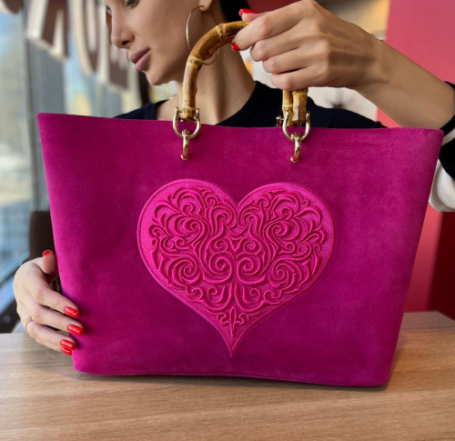 Замшевый шоппер с объемной вышивкой на заказ «Сердце» — ручная работа - кожаная и замшевая женская сумка шоппер ручной работы с рисунком и вышивкой на заказ
